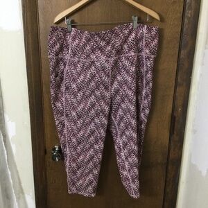 MTA Sport 2X Pink and Black Patterned Cropped Pants